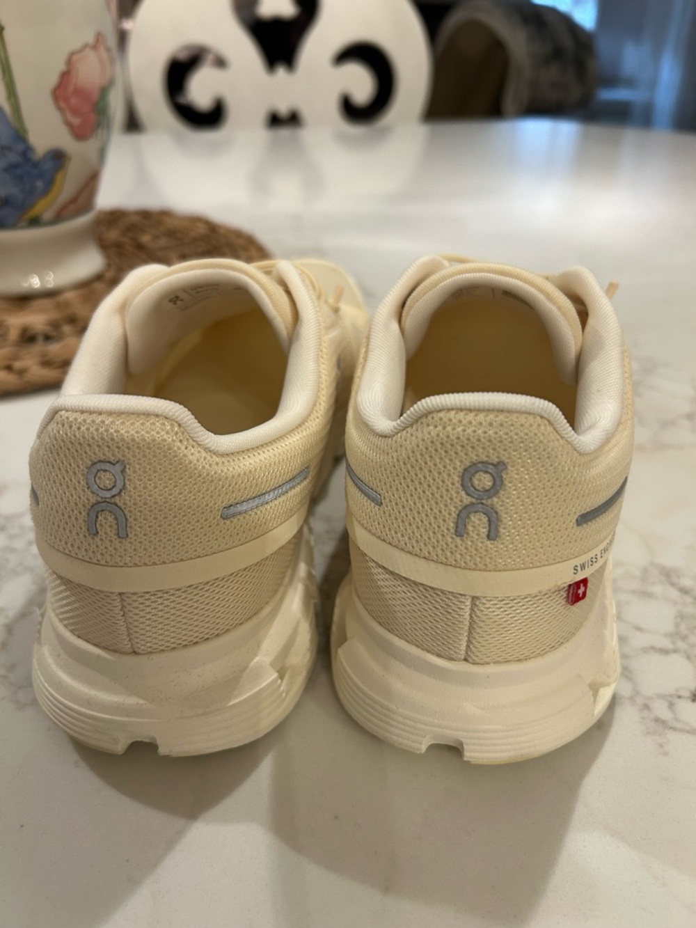 On Cloud 6 for women (size 8) worn once - Picture 3 of 9